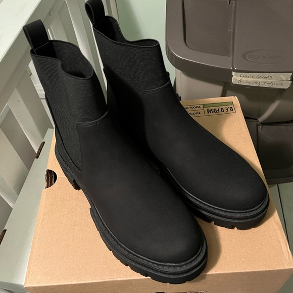 NEW Ranine chunky faux leather chelsea booties size 6.5 - Picture 5 of 10